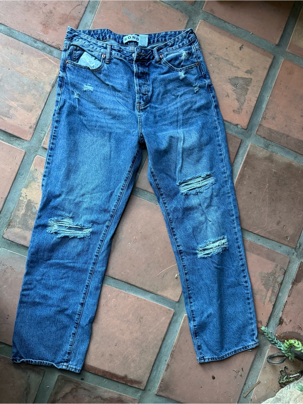 Relaxed Distressed Women's Jeans in Blue